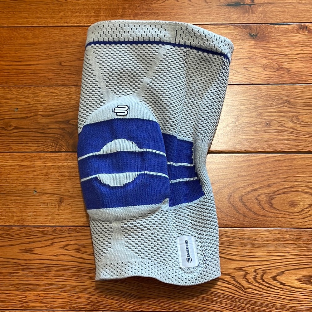 BAUERFEIND knee support